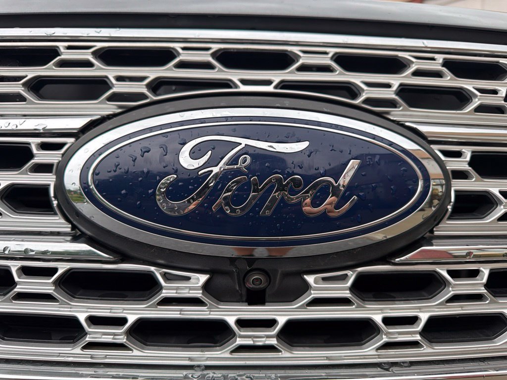 Used 2023 Ford Explorer Limited AWD/4WD image 16
