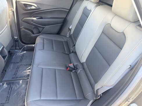 Used 2024 Chevrolet Trax ACTIV w/ Sunroof Package image 17