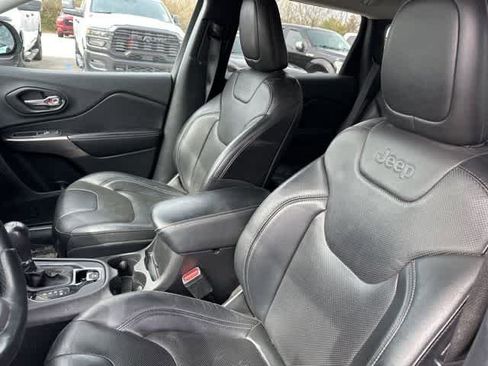 Used 2019 Jeep Cherokee Limited w/ Trailer Tow Group image 3