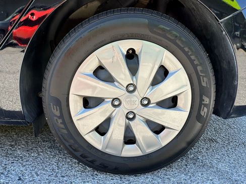 Used 2019 Kia Rio LX image 7