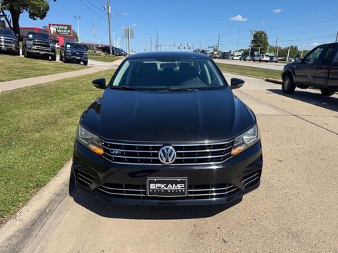 Used 2016 Volkswagen Passat 1.8T R-Line image 8