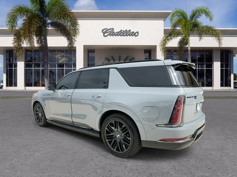 Certified 2026 Cadillac Escalade IQL Sport 1 w/ LPO, ONYX Package AWD/4WD image 10