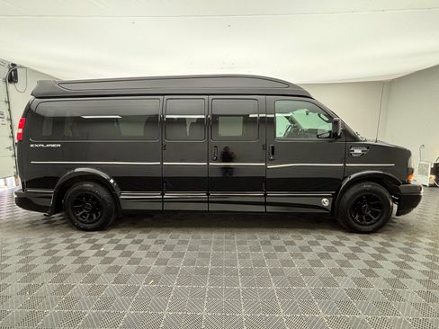 Used 2020 GMC Savana 2500 Extended w/ Enhanced Convenience Package RWD image 6