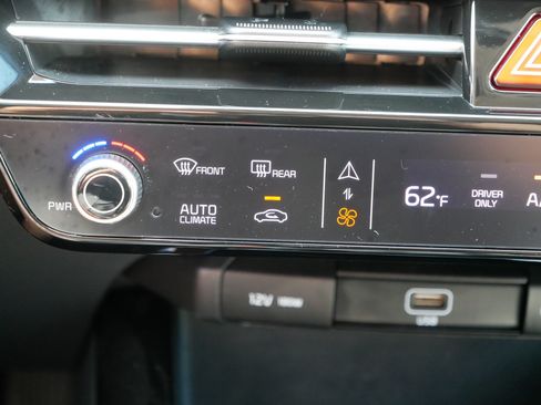 Certified 2024 Kia Niro Wind w/ Wind Preserve Package FWD image 37