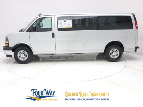 Used 2020 Chevrolet Express 3500 LT w/ LT Preferred Equipment Group RWD image 7