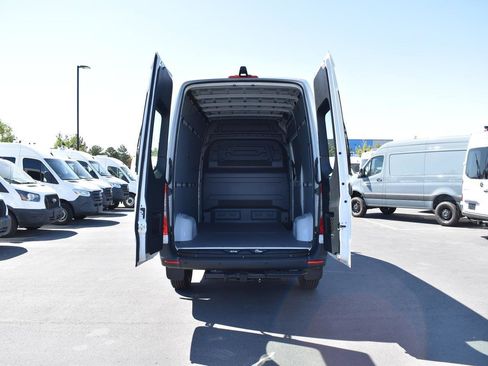New 2025 Mercedes-Benz Sprinter 2500 image 7