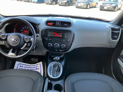 Used 2015 Kia Soul + image 16