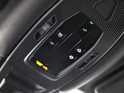 Used 2024 Porsche Cayenne Coupe AWD/4WD image 42