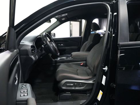 Used 2023 Honda Pilot Sport image 27