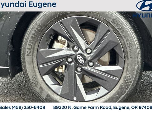 Used 2022 Hyundai Elantra SEL image 32