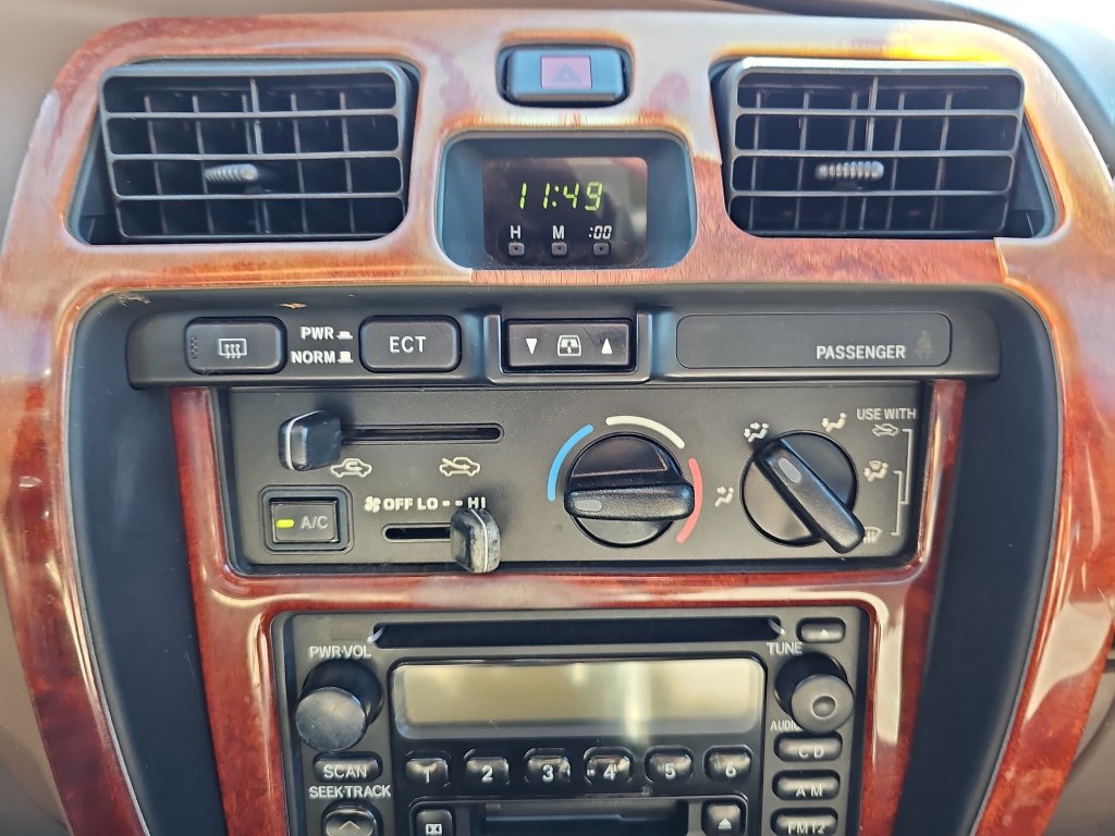 Used 2000 Toyota 4Runner SR5 RWD image 23