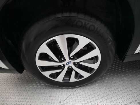 Used 2025 Subaru Outback Premium AWD/4WD image 27