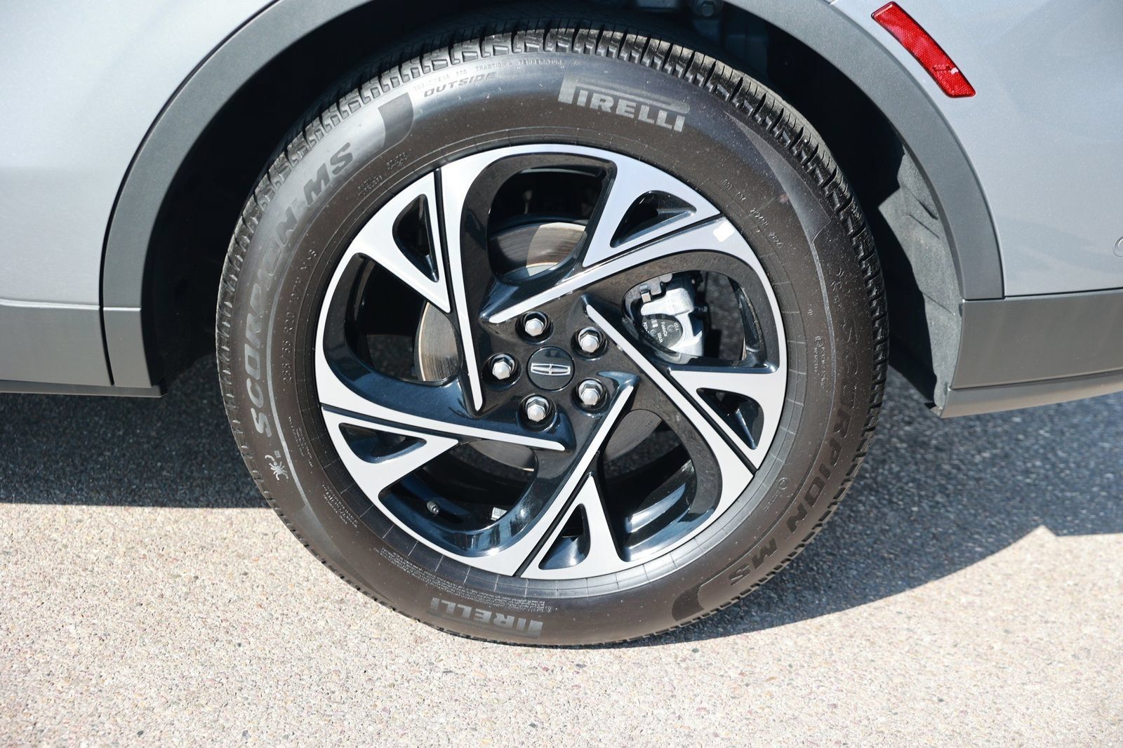 Used 2024 Lincoln Nautilus Premier w/ Jet Appearance Package AWD/4WD image 13