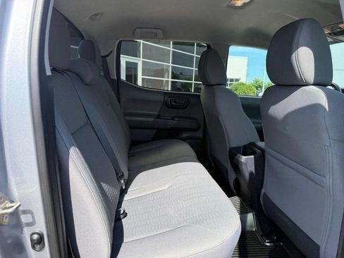 Used 2019 Toyota Tacoma SR AWD/4WD image 12