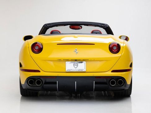 Used 2016 Ferrari California T image 7