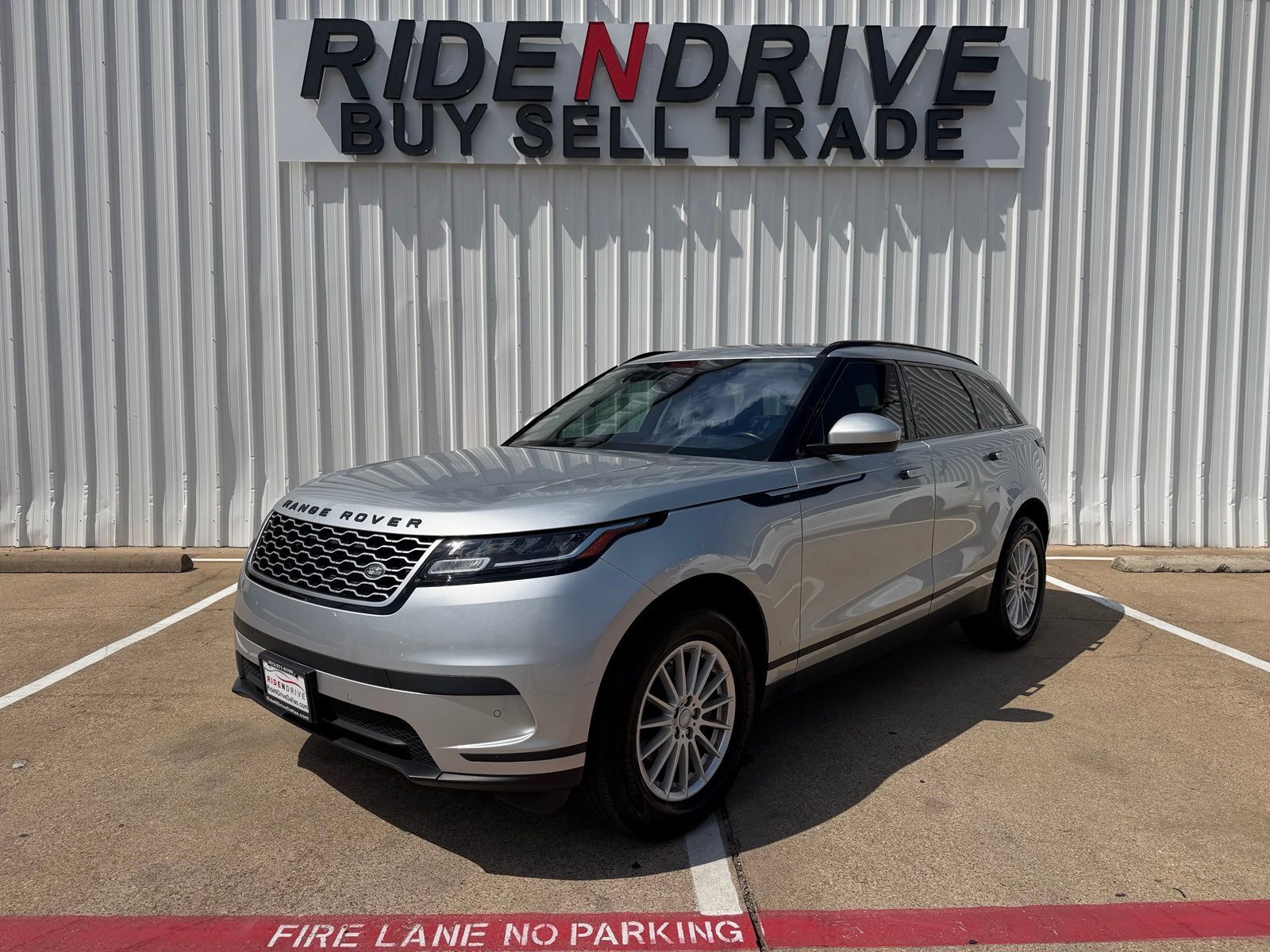 Used 2019 Land Rover Range Rover Velar AWD/4WD image 1