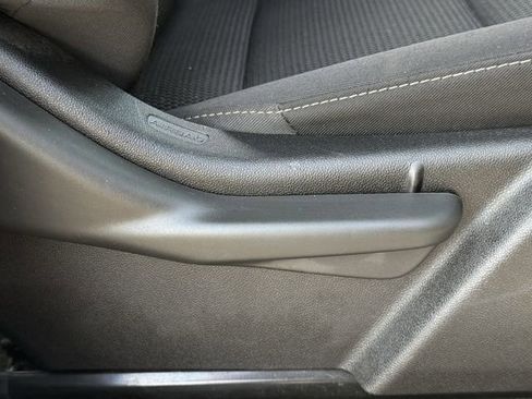 Used 2024 Chevrolet Colorado LT RWD image 32