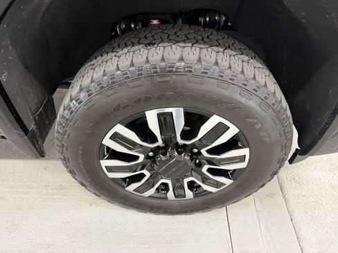 Used 2024 GMC Sierra 2500 Denali Ultimate image 5