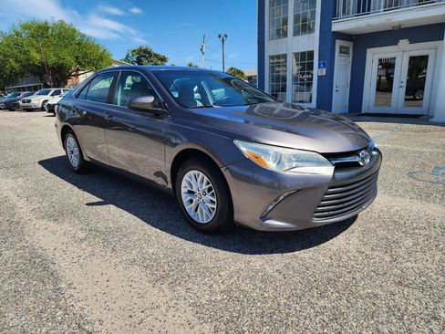 Used 2016 Toyota Camry LE FWD image 7
