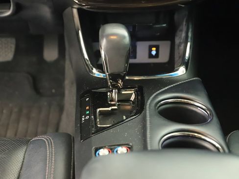 Used 2014 Toyota Avalon Limited w/ Technology Package FWD image 21