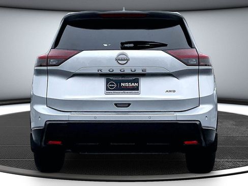 Used 2025 Nissan Rogue SV AWD/4WD image 6