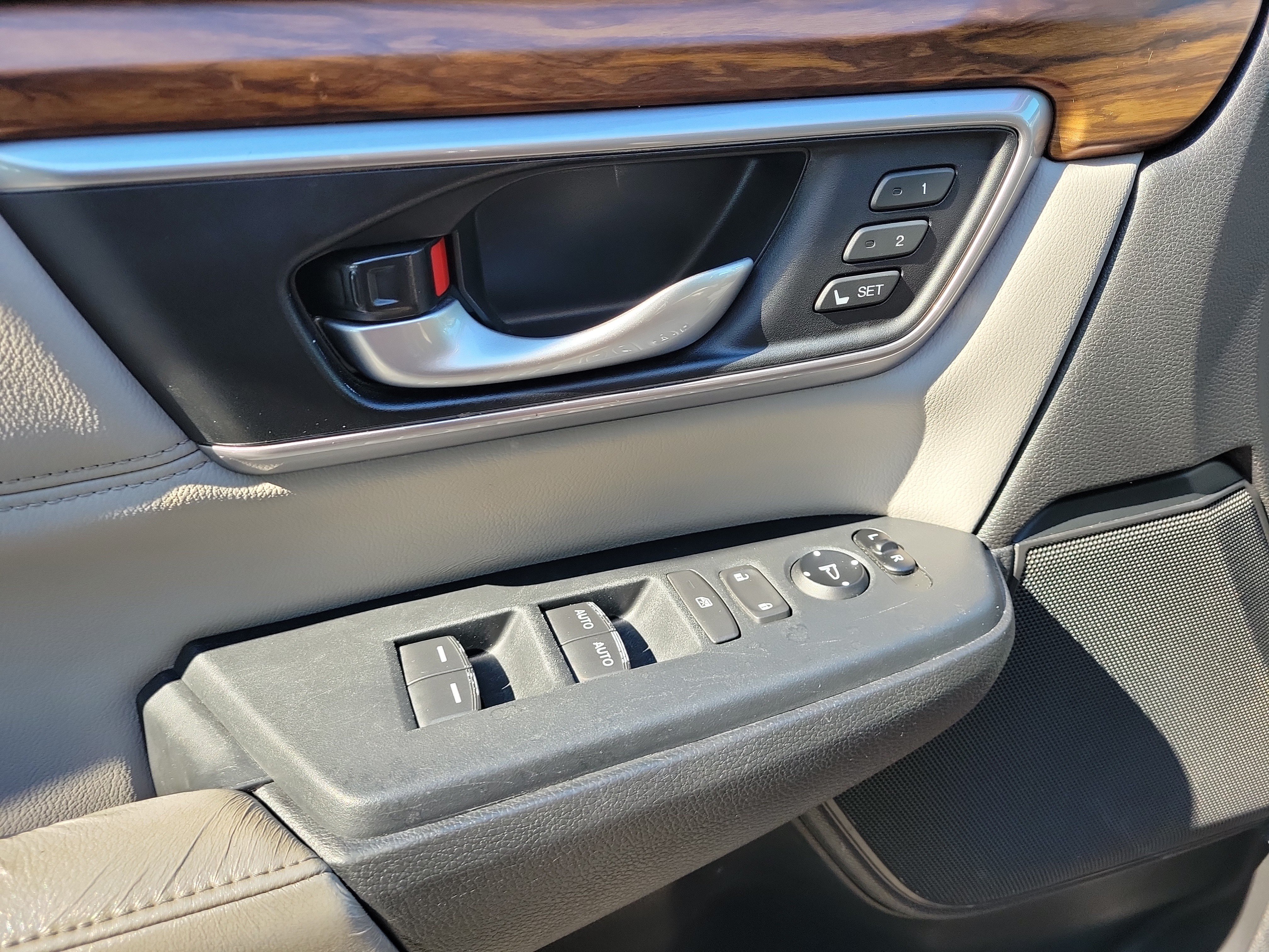 Used 2017 Honda CR-V Touring image 16