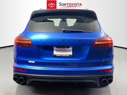 Used 2017 Porsche Cayenne S AWD/4WD image 5