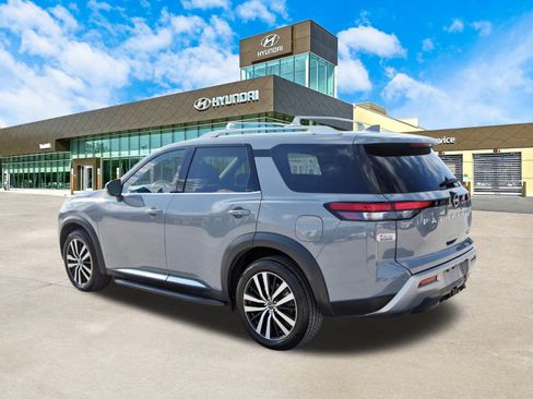 Used 2023 Nissan Pathfinder Platinum w/ Lighting Package (N93) image 8