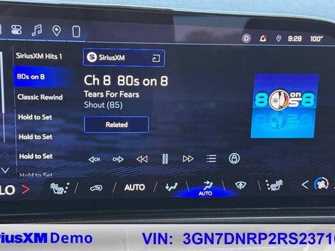 Used 2024 Chevrolet Equinox EV RS FWD image 38