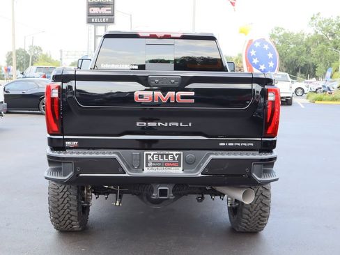 Used 2025 GMC Sierra 2500 Denali w/ Denali Reserve Package AWD/4WD image 8