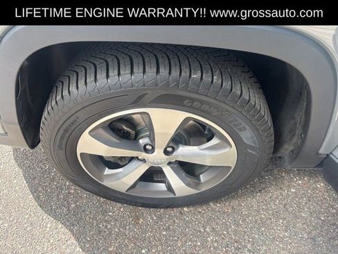 Used 2020 Jeep Cherokee Limited AWD/4WD image 28