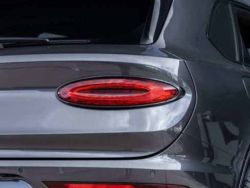 Used 2022 Bentley Bentayga image 13