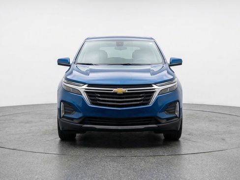 Used 2025 Chevrolet Equinox LT FWD image 2