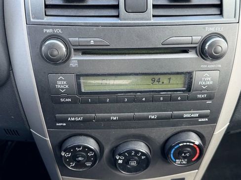 Used 2010 Toyota Corolla image 21