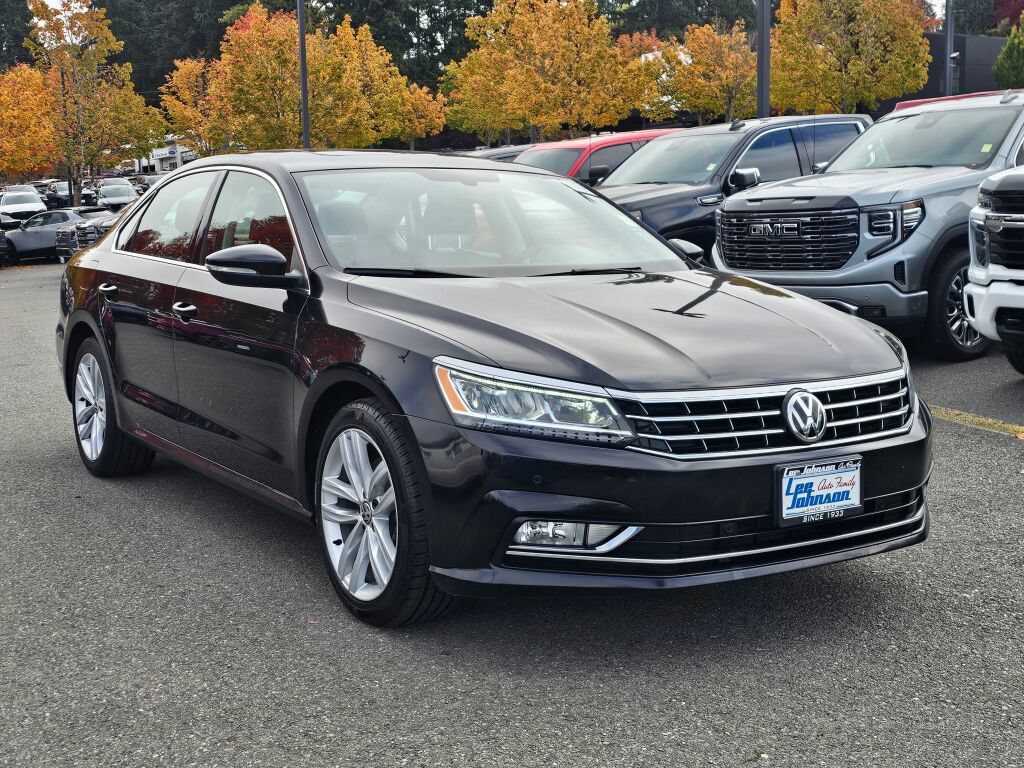 Used 2018 Volkswagen Passat 2.0T SE FWD image 3