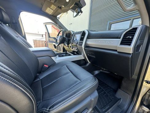 Used 2020 Ford F250 Lariat w/ Lariat Value Package AWD/4WD image 16