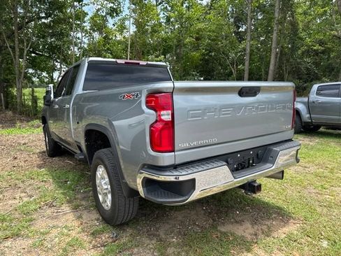 Used 2024 Chevrolet Silverado 2500 LTZ w/ LTZ Convenience Package AWD/4WD image 16
