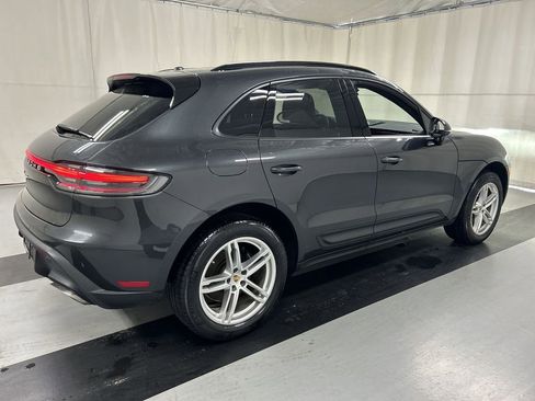 Certified 2025 Porsche Macan Base image 5