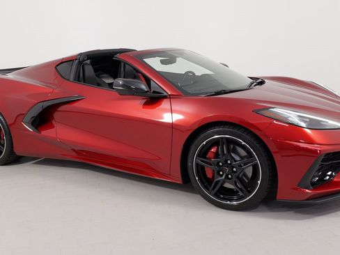 Used 2021 Chevrolet Corvette Stingray w/ Z51 Performance Package image 12