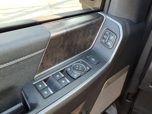 Used 2025 Ford F350 Lariat w/ Lariat Ultimate Package AWD/4WD image 19