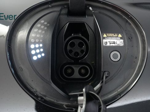 Used 2023 Genesis GV60 Performance image 10