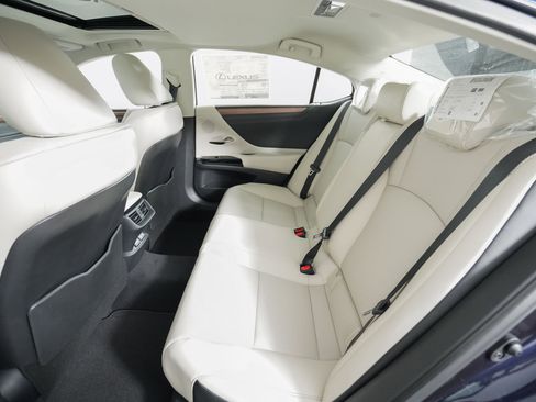 New 2025 Lexus ES 350 w/ Premium Package image 11