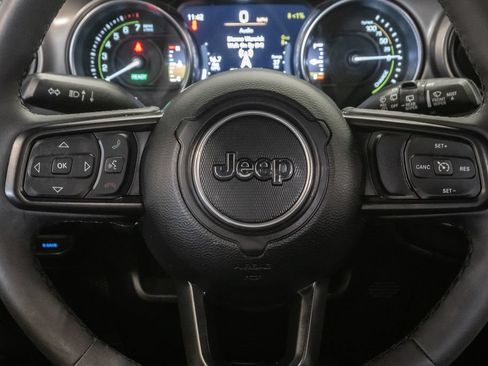 Used 2023 Jeep Wrangler Unlimited w/ Sun & Screen Package AWD/4WD image 15