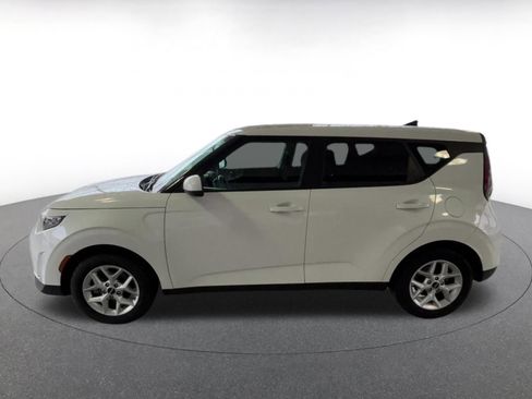 Used 2025 Kia Soul LX w/ LX Technology Package image 8