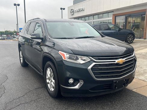Used 2020 Chevrolet Traverse LT w/ LPO, 'HIT The Road' Package AWD/4WD image 1