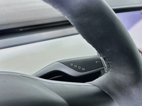 Used 2022 Tesla Model Y Long Range AWD/4WD image 24