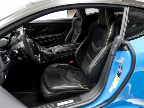 Used 2022 Aston Martin DBS Superleggera RWD image 25