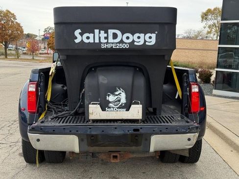 Used 2016 Ford F350 Lariat w/ Lariat Interior Package image 4