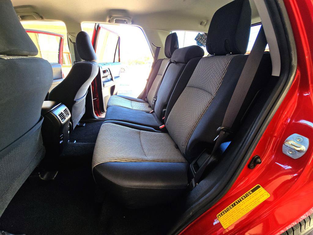Used 2015 Toyota 4Runner SR5 AWD/4WD image 10