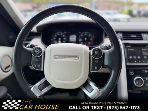Used 2018 Land Rover Discovery HSE AWD/4WD image 32